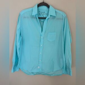 Frank & Eileen “Eileen” 100% Italian cotton button up shirt.  Sz small